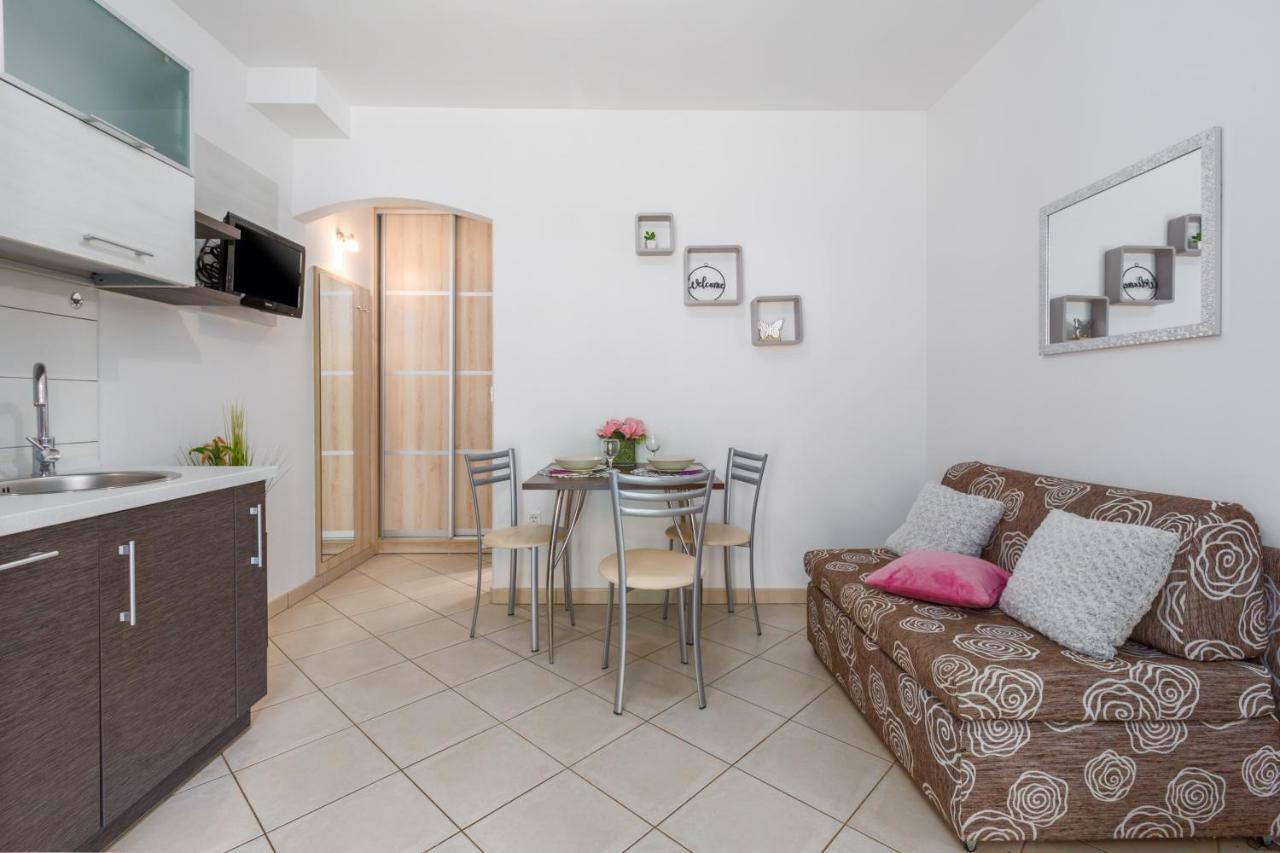 Studio Apartments Pinia-Marina Porec Exterior photo